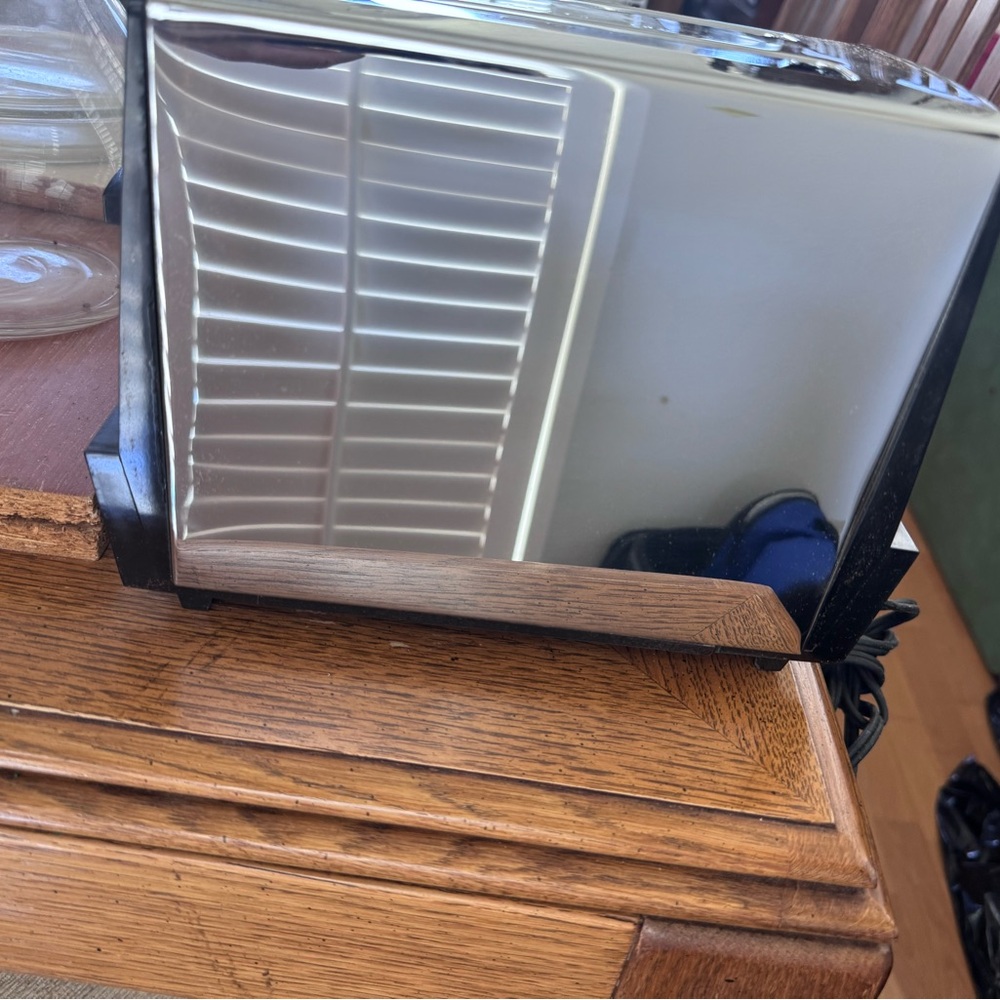Vintage chrome 2 slice Toaster with Black Accents Procto-Silex